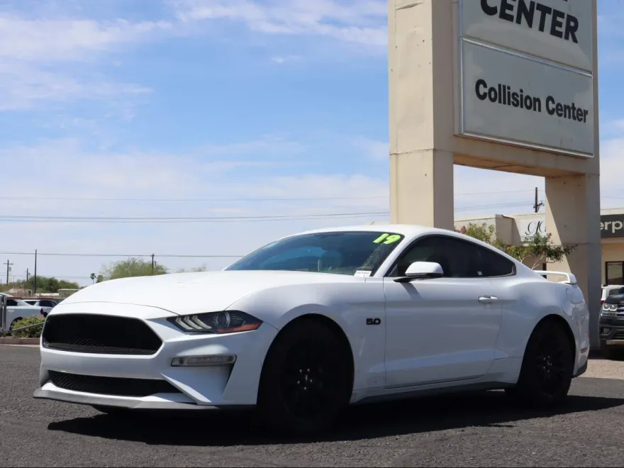 2019 Ford Mustang GT Premium photo 1