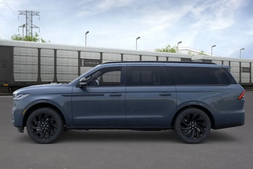 2025 Lincoln Navigator L Reserve photo 1