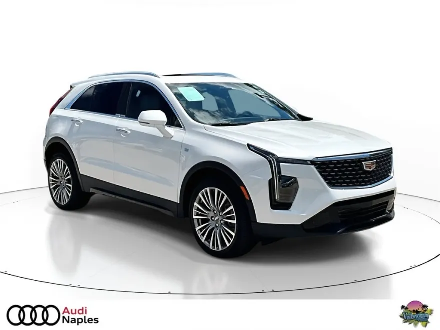 2024 Cadillac XT4 Premium Luxury photo 1