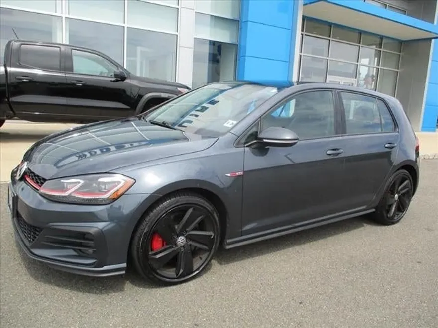 2019 Volkswagen Golf GTI S photo 1