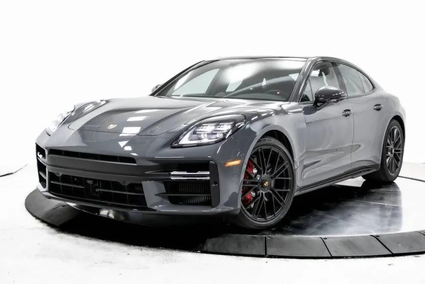 2025 Porsche Panamera GTS photo 1