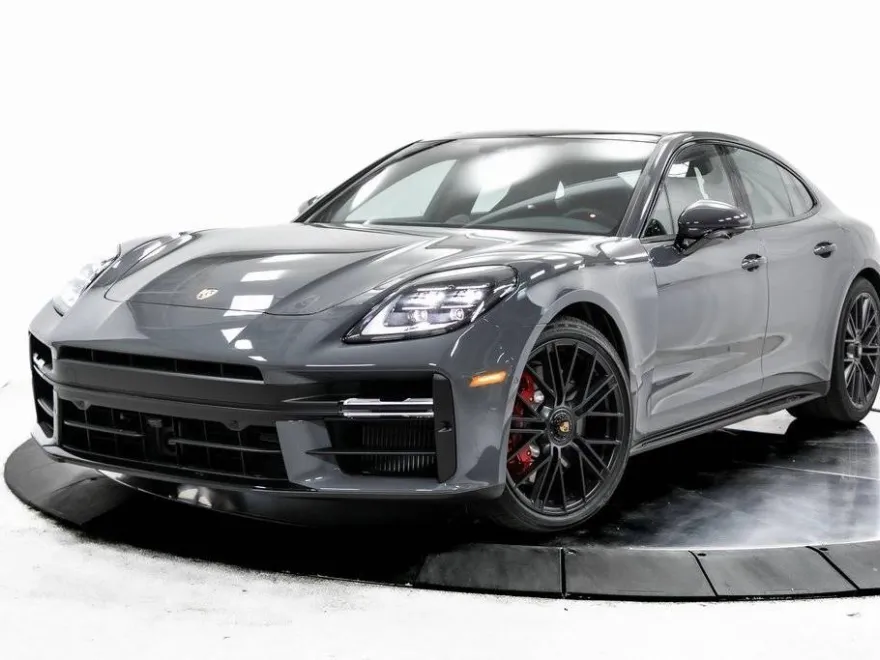 2025 Porsche Panamera GTS photo 1