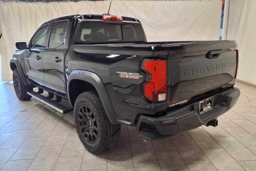 2024 Chevrolet Colorado Trail Boss photo 1