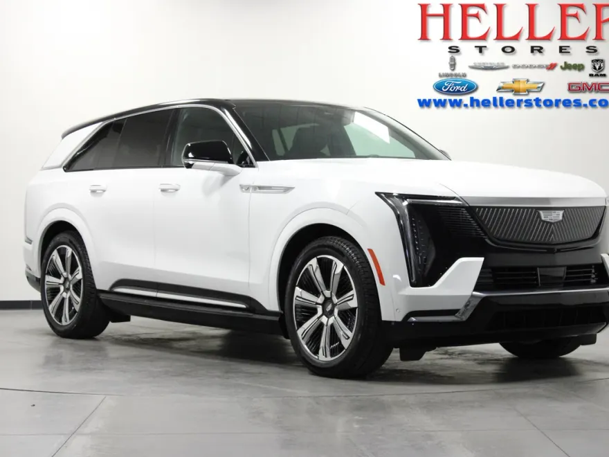 2025 Cadillac Escalade IQ Luxury photo 1