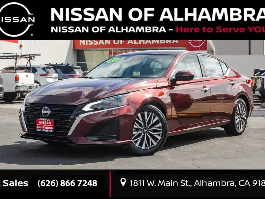2023 Nissan Altima 2.5 SV photo 1