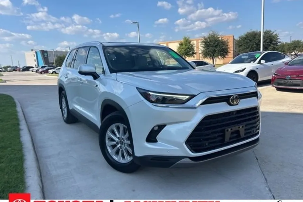 2024 Toyota Grand Highlander Limited photo 1