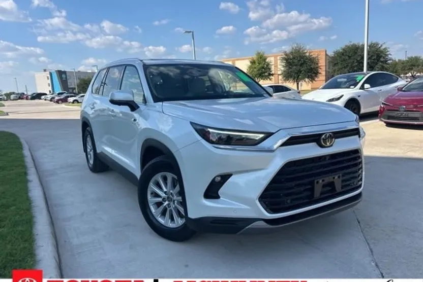 2024 Toyota Grand Highlander Limited photo 1