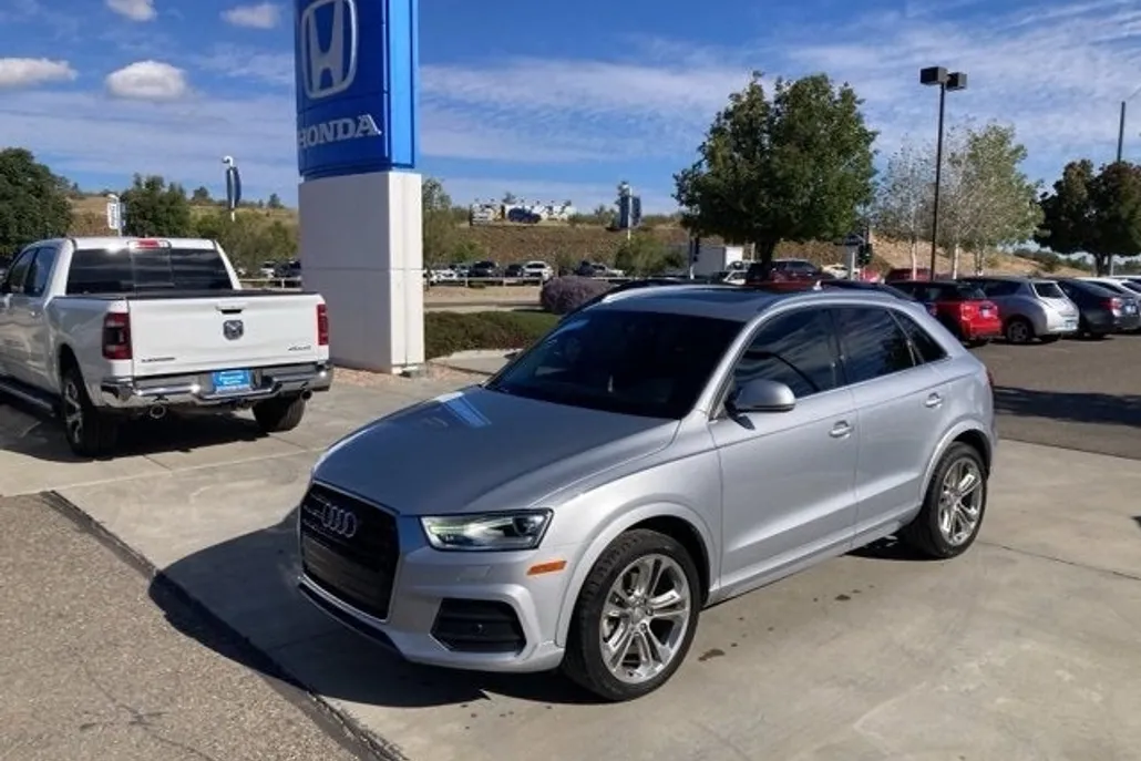 2016 Audi Q3 Premium Plus photo 1