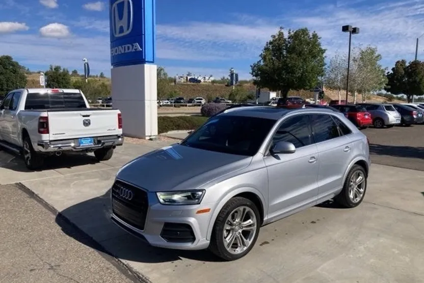 2016 Audi Q3 Premium Plus photo 1