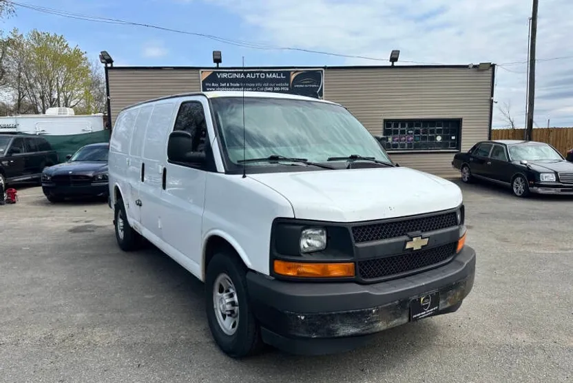 2017 Chevrolet Express 2500 Cargo Van photo 1