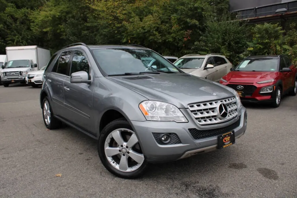 2011 Mercedes Benz ML 350 photo 1