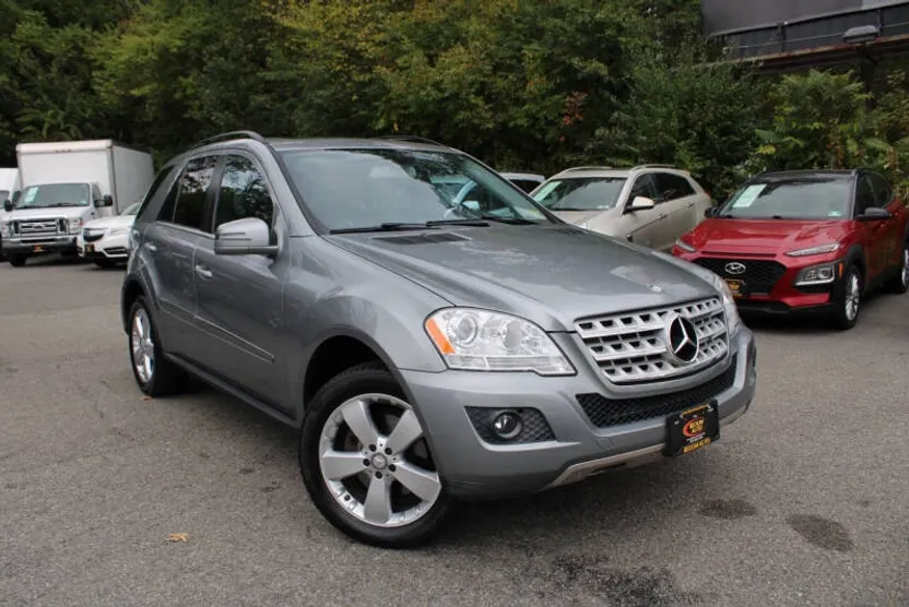 2011 Mercedes Benz ML 350 photo 1