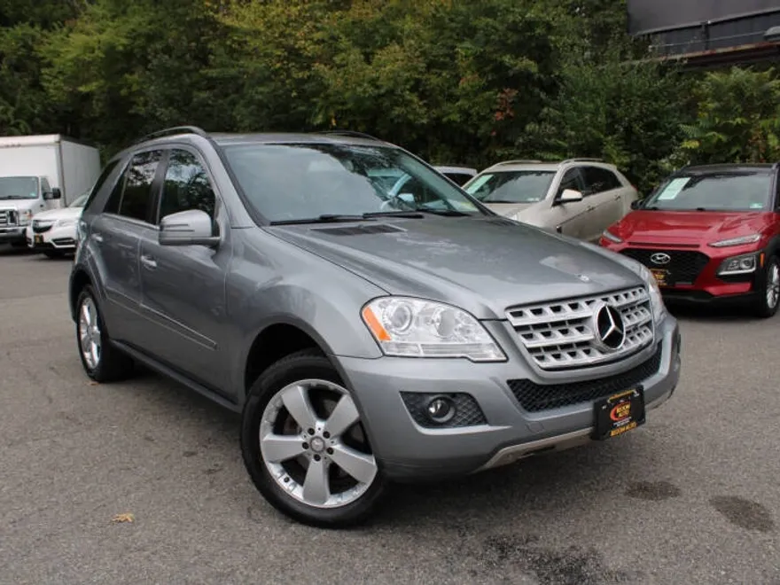 2011 Mercedes Benz ML 350 photo 1