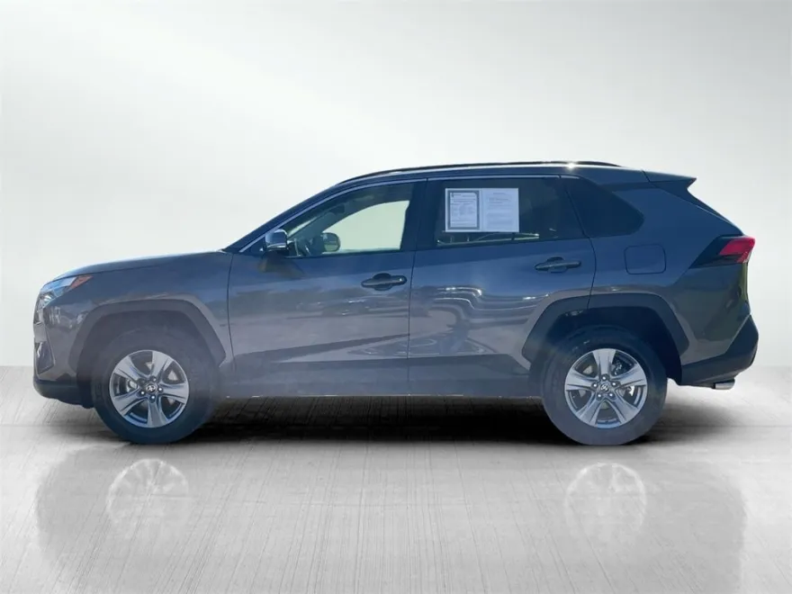 2025 Toyota RAV4 XLE photo 1