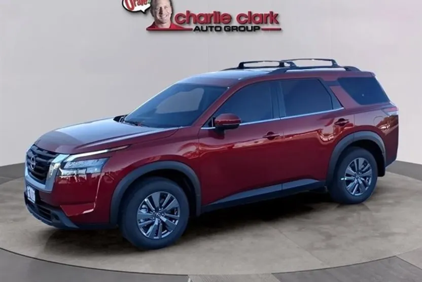2025 Nissan Pathfinder SV photo 1