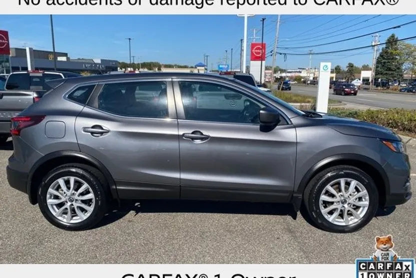 2022 Nissan Rogue Sport S photo 1