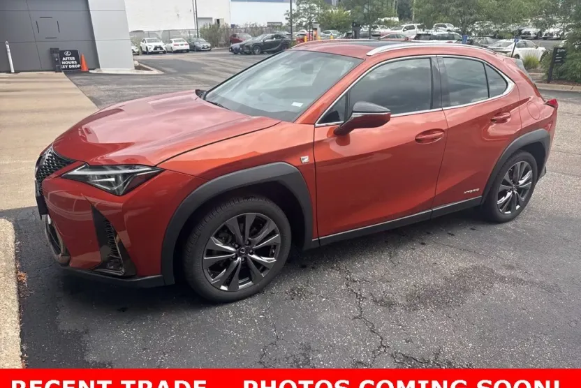 2021 Lexus UX 250h F SPORT photo 1