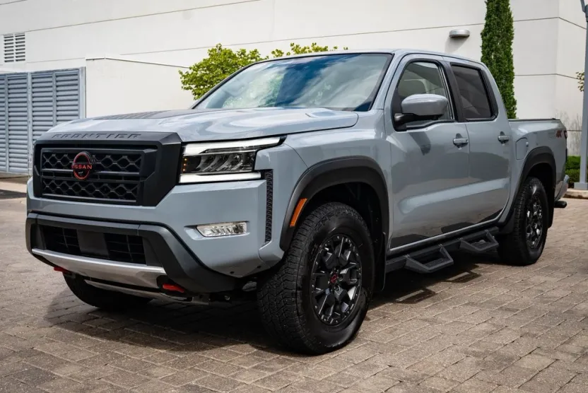 2023 Nissan Frontier PRO-4X photo 1