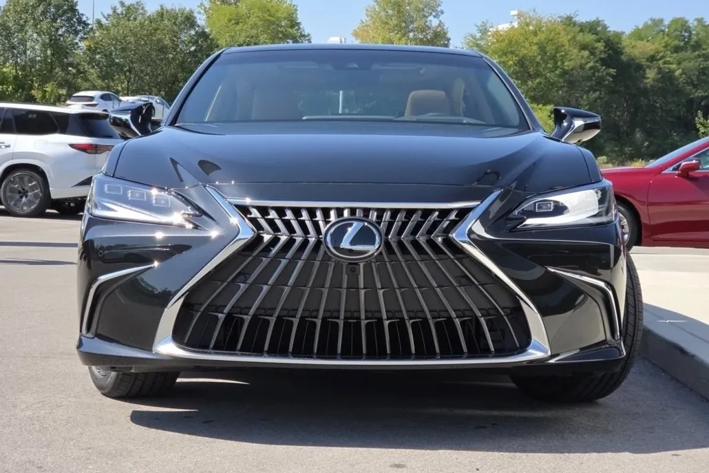 2025 Lexus ES 350 Ultra Luxury photo 1