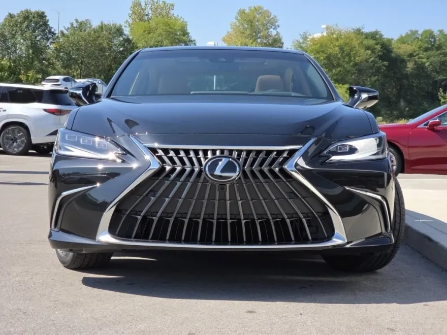 2025 Lexus ES 350 Ultra Luxury photo 1