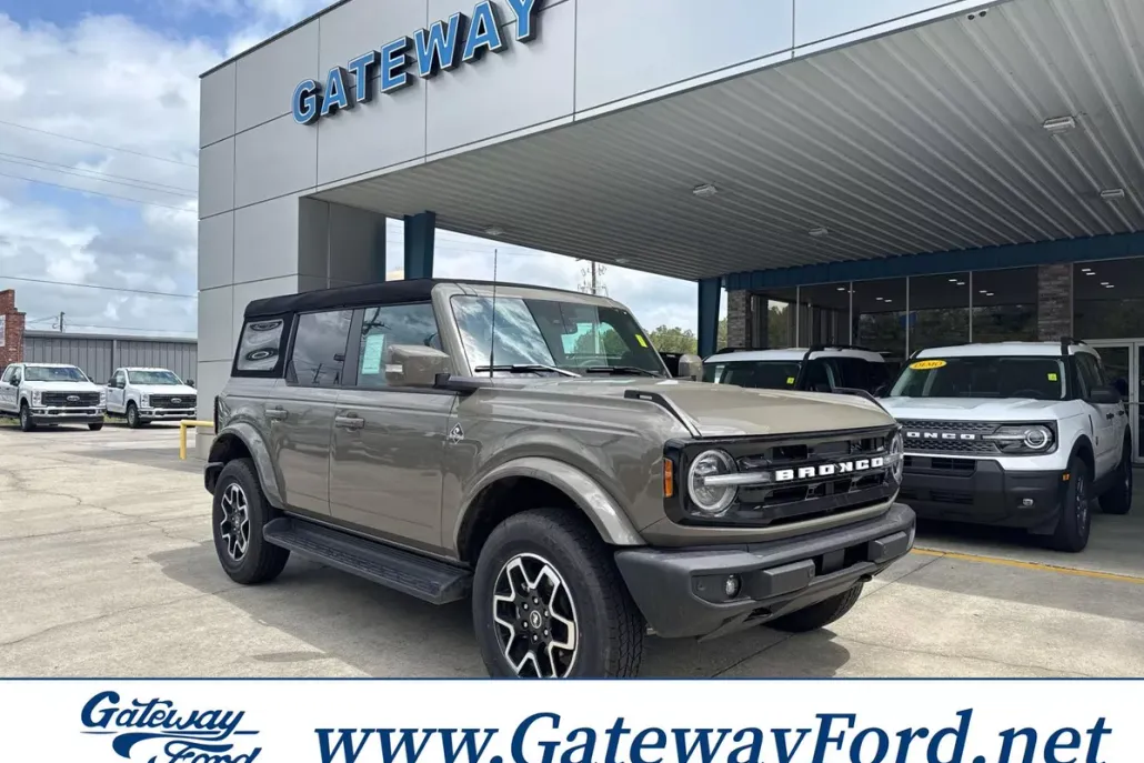 2025 Ford Bronco Outer Banks photo 1