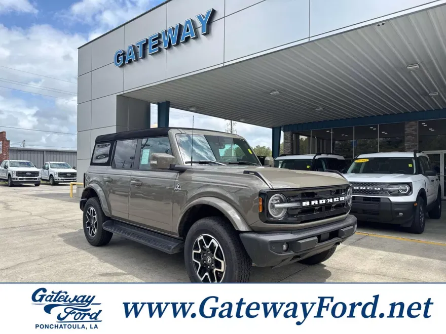 2025 Ford Bronco Outer Banks photo 1