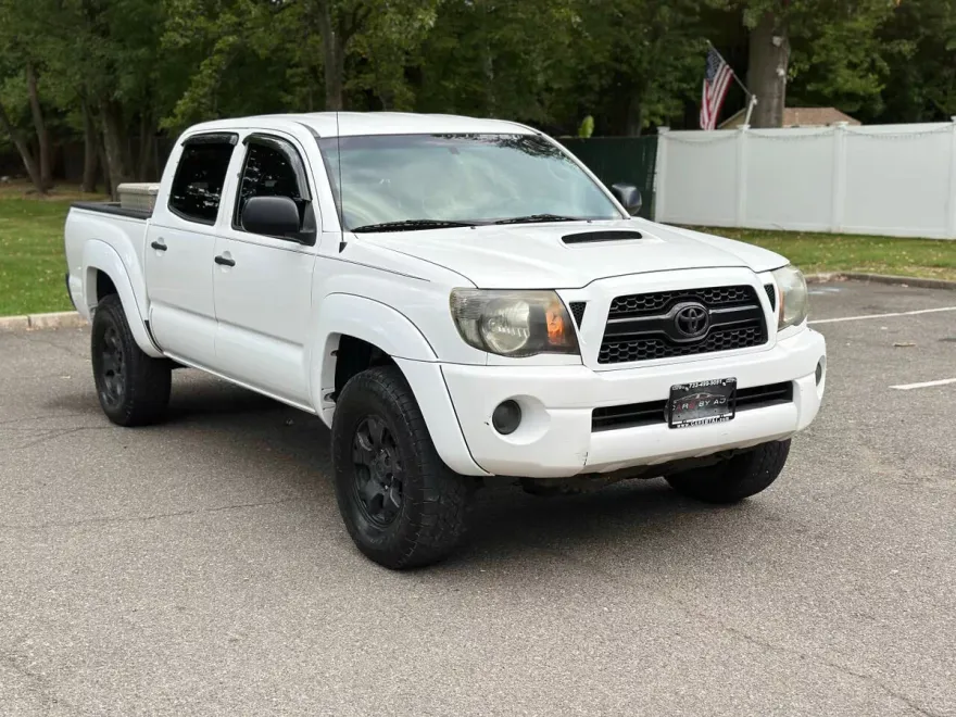 2010 Toyota Tacoma V6 photo 1