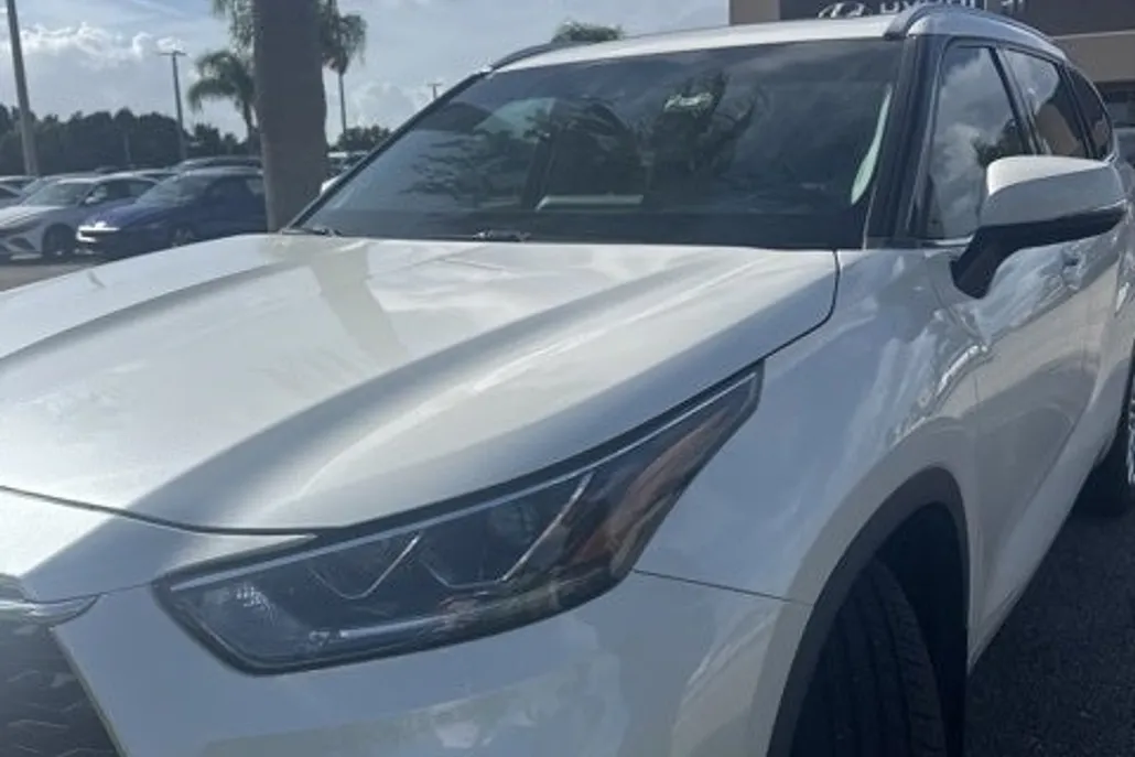 2020 Toyota Highlander Limited photo 1