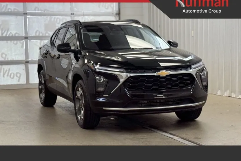 2025 Chevrolet Trax LT photo 1