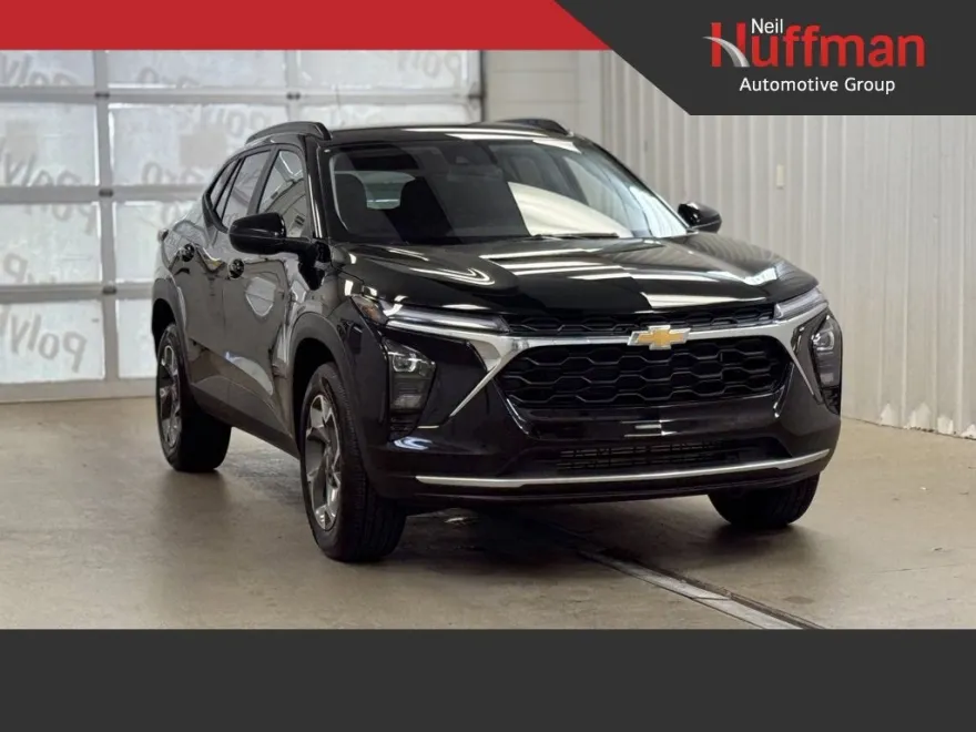 2025 Chevrolet Trax LT photo 1