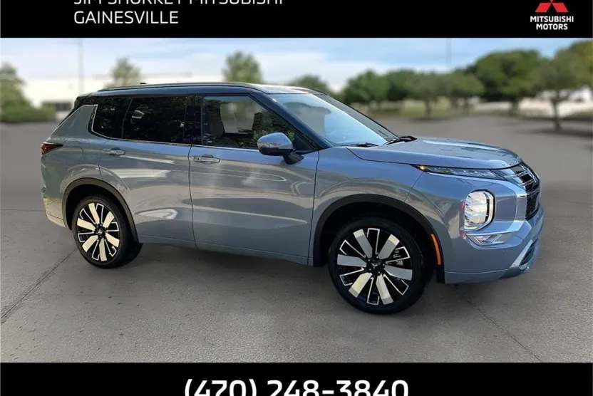 2025 Mitsubishi Outlander SEL photo 1
