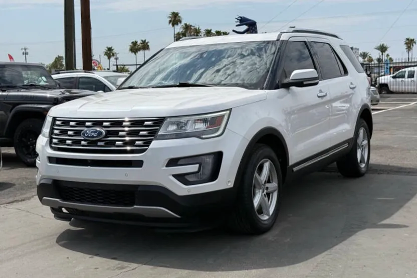 2017 Ford Explorer Limited photo 1