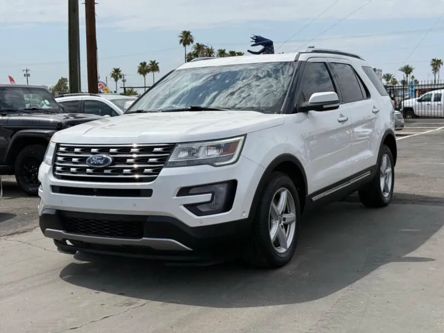 2017 Ford Explorer Limited photo 1