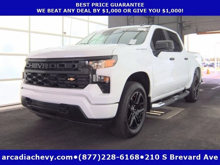 2025 Chevrolet Silverado 1500 Custom photo 1