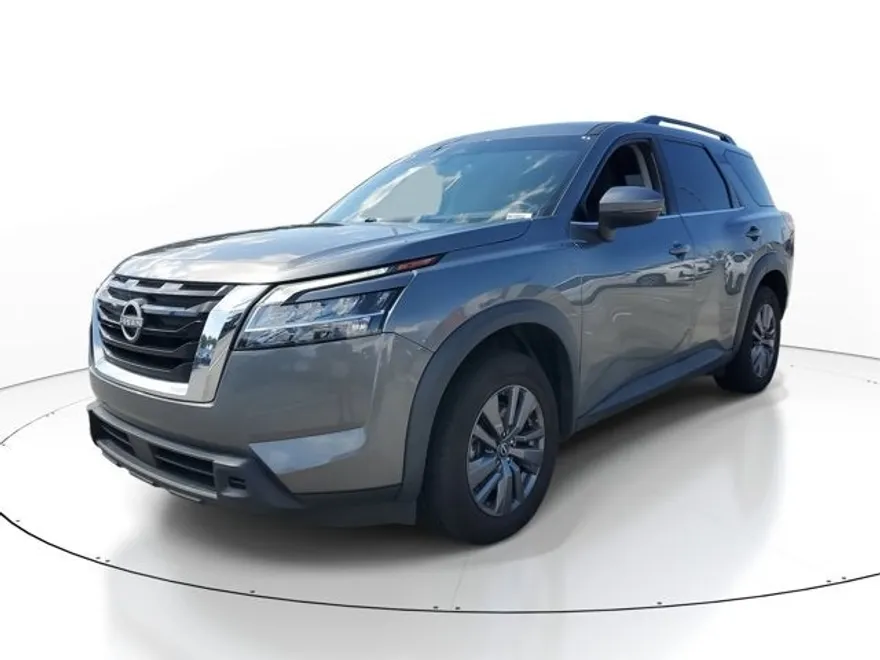 2022 Nissan Pathfinder SV photo 1