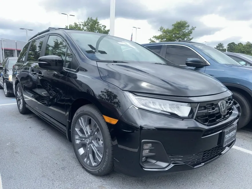 2026 Honda Odyssey Touring photo 1