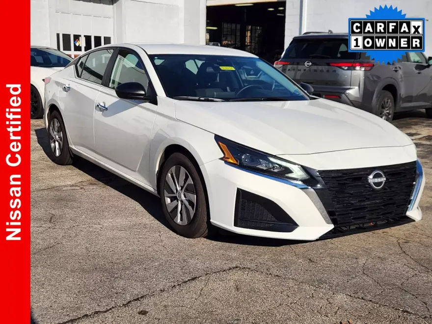 2025 Nissan Altima S photo 1