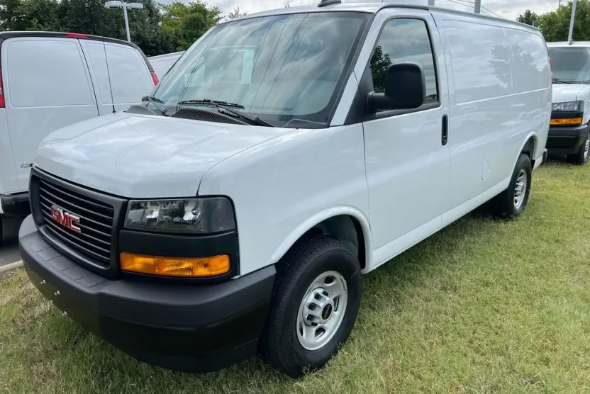 2025 Gmc Savana Cargo 2500 photo 1