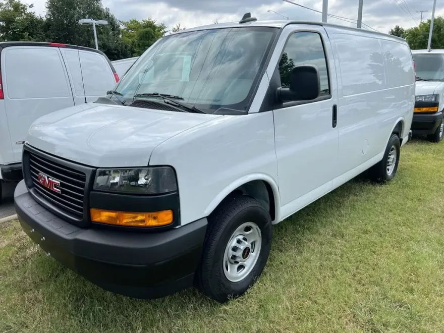 2025 Gmc Savana Cargo 2500 photo 1