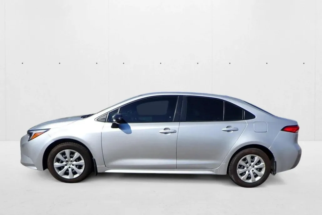 2023 Toyota Corolla Hybrid LE photo 1