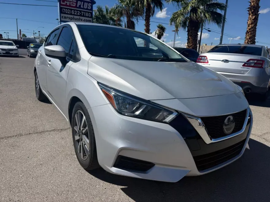 2020 Nissan Versa SV Sedan photo 1