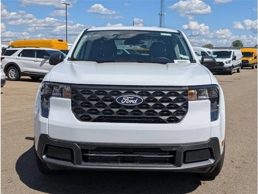 2025 Ford Maverick XLT photo 1