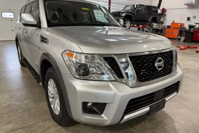 2018 Nissan Armada SV photo 1