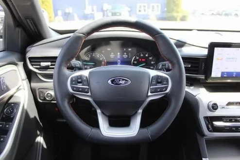 2022 Ford Explorer Platinum photo 1
