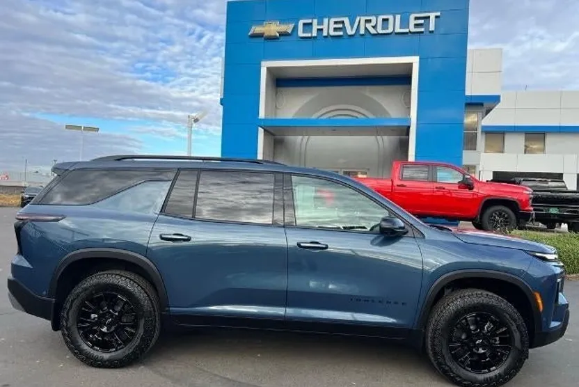 2026 Chevrolet Traverse Z71 photo 1