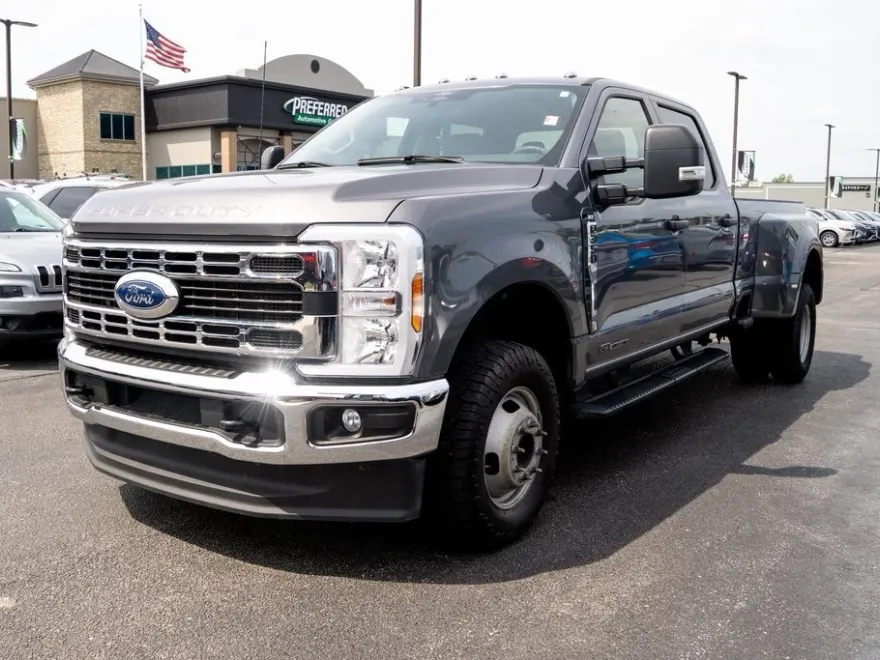 2024 Ford F-350 XLT photo 1