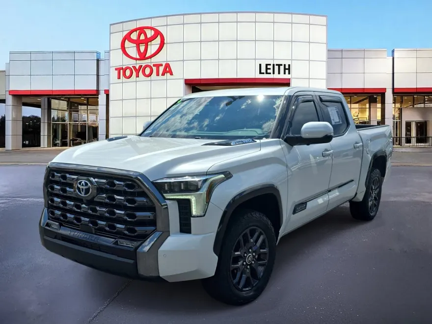 2022 Toyota Tundra Platinum photo 1
