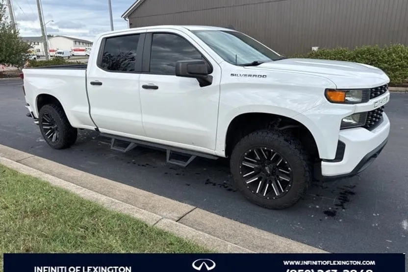 2020 Chevrolet Silverado 1500 Custom photo 1