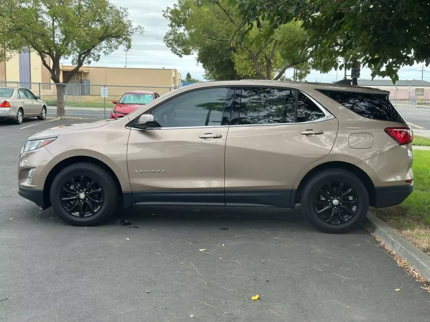 2019 Chevrolet Equinox LT photo 1