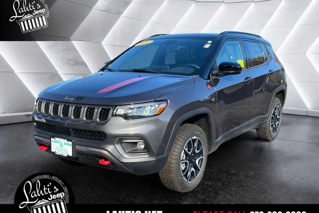 2024 Jeep Compass Trailhawk photo 1
